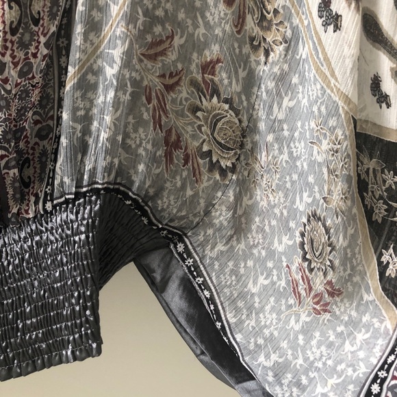 Sheer blouse Size small - Picture 4 of 5